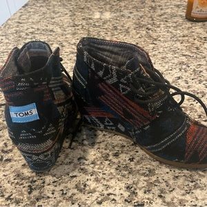 Toms aztec wedge booties size 6